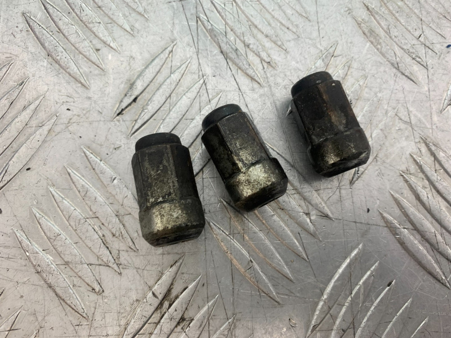 HONDA VFR800 PRE V-TEC 3 X REAR WHEEL NUTS  YEAR 1998-2001 (CMB1233)