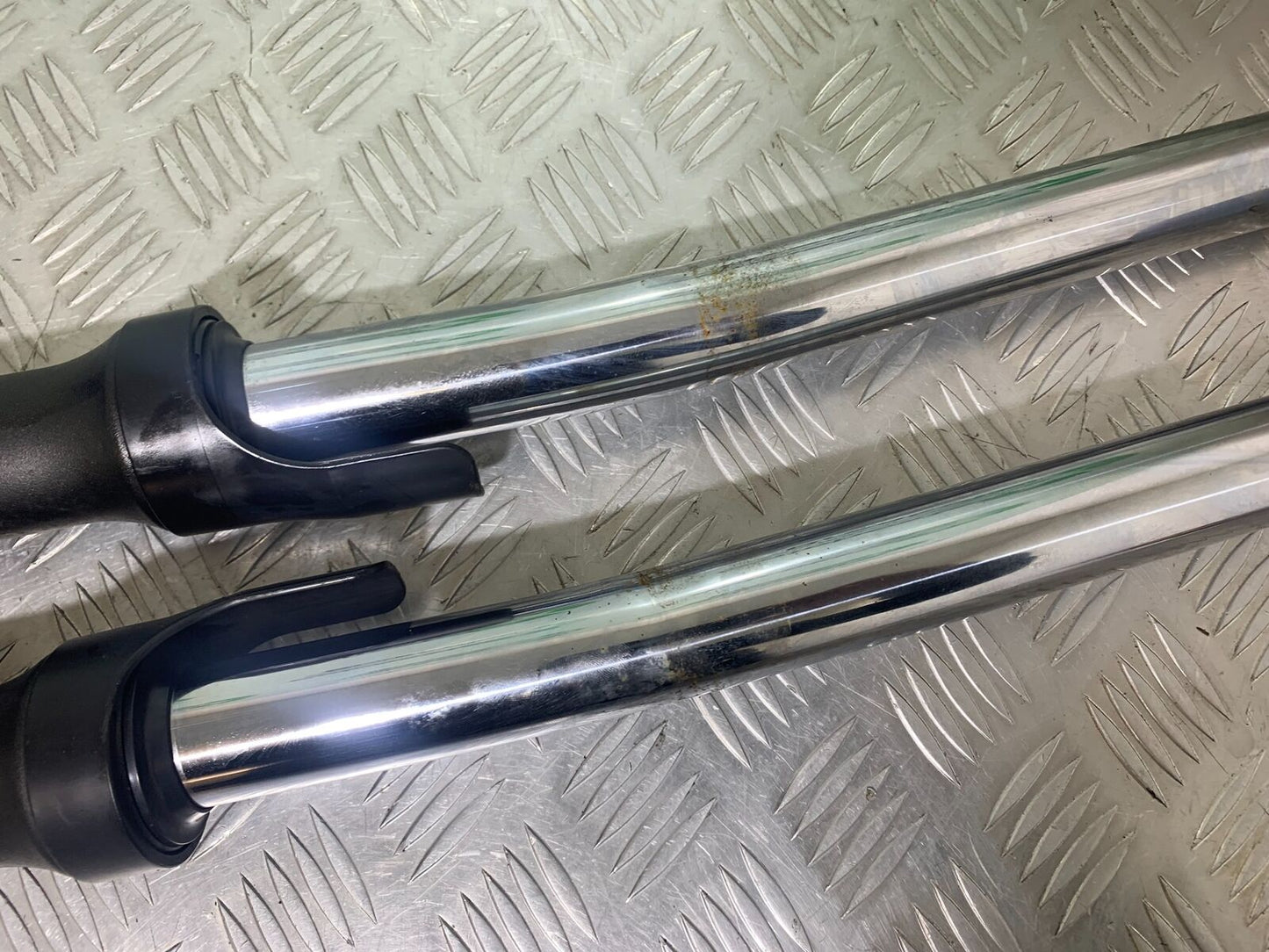 YAMAHA XJ6 XJ6-S FORKS (BENT)  YEAR 2009-2015  (CMB1070)