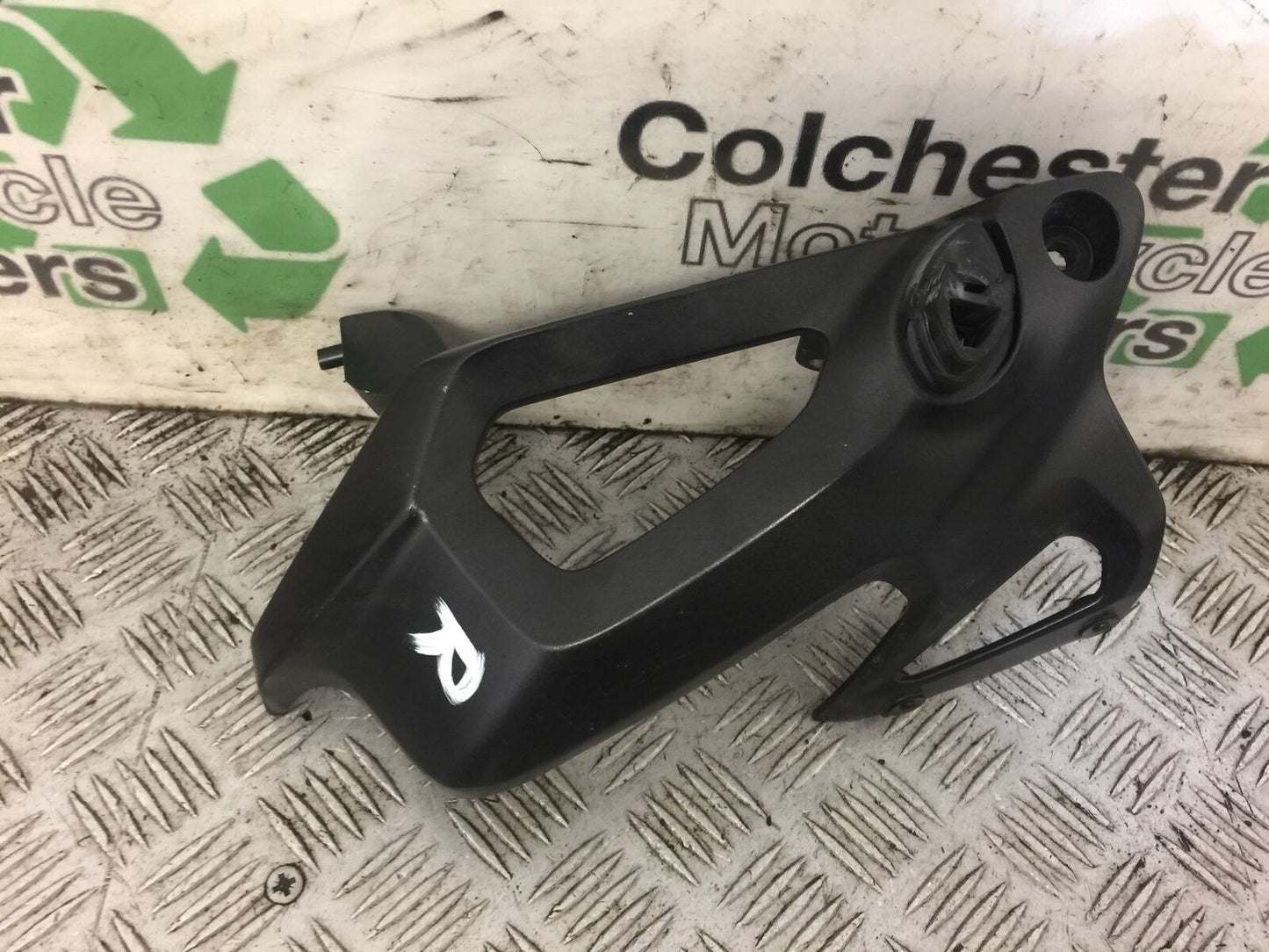 HONDA NC750 NC 750 RIGHT INDICATOR HEADLIGHT BRACKET   2014 (STOCK 533)