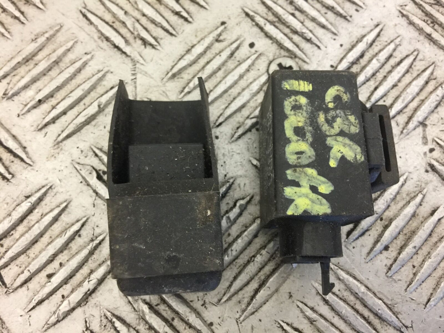 HONDA CBR1000 CBR 1000 FP FR RELAYS (STOCK 519)