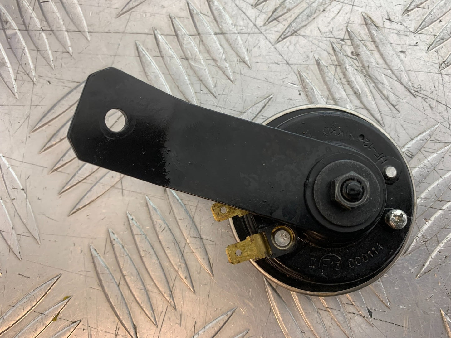 TRIUMPH TRIDENT 660 HORN AND BRACKET  YEAR 2021-2024 (CMB1295)