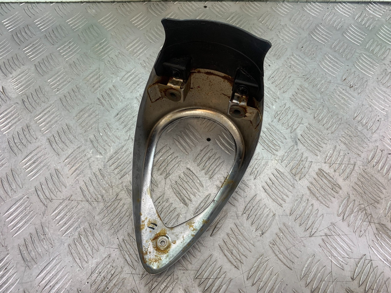 KAWASAKI VN1500 CLASSIC CLOCK SURROUND  YEAR 1999 -2006 (CMB1166)