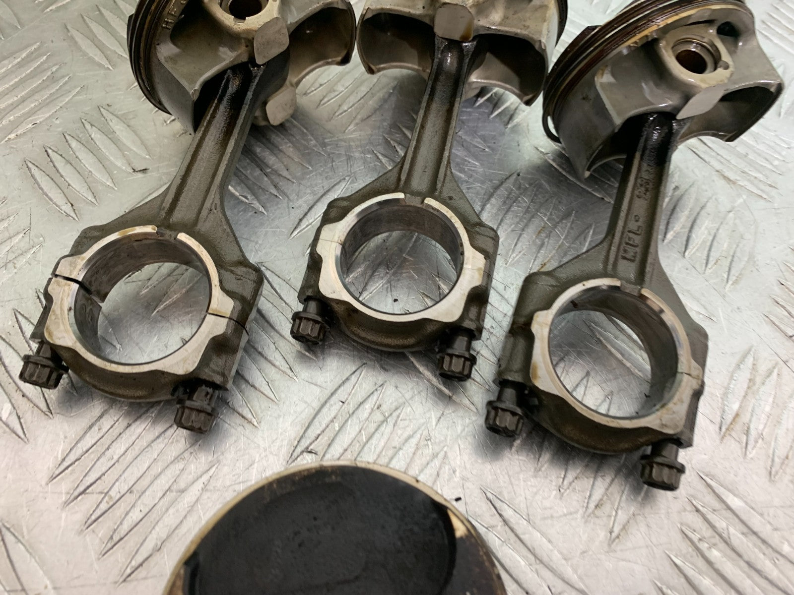 HONDA CBR1000 RR BARRELS AND PISTONS  YEAR 2008-2011  (CMB1330)