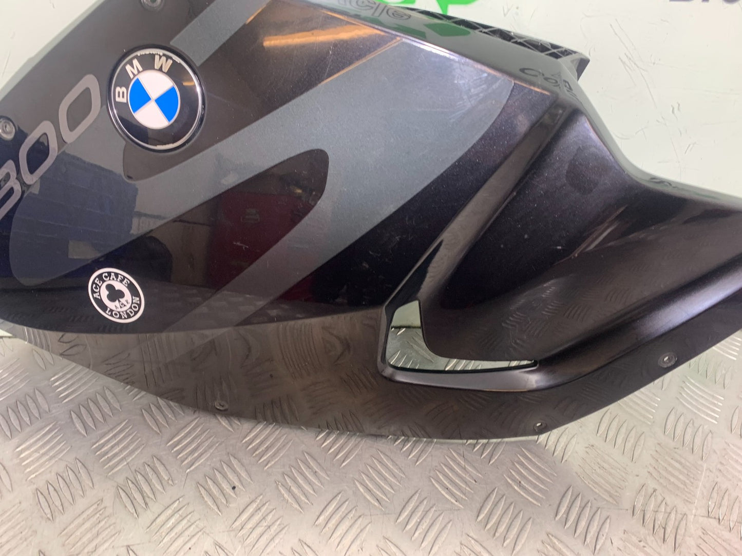 BMW K1300 S K 1300 S LEFT FAIRING PANEL YEAR 2009-16 (CMB1216)