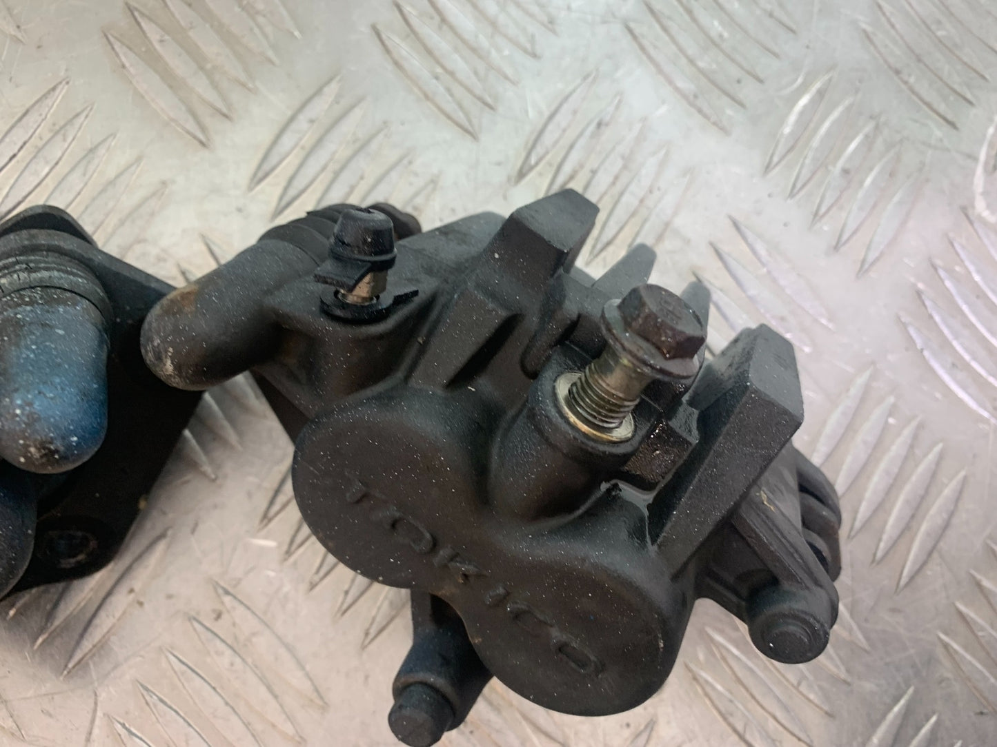 SUZUKI GSX750 F GSX 750 F FRONT BRAKE CALIPERS  YEAR 1998-2003 (CMB1063)