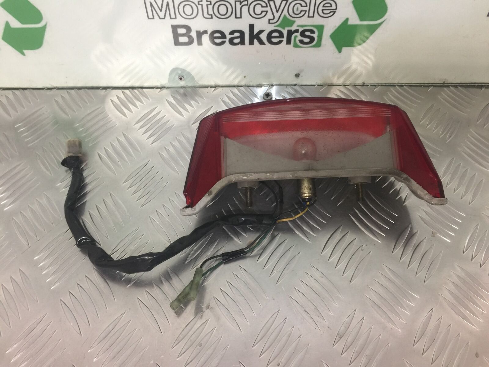 YAMAHA XJ900 XJ 900 DIVERSION REAR LIGHT  YEAR 1994-2002 (STOCK 926)