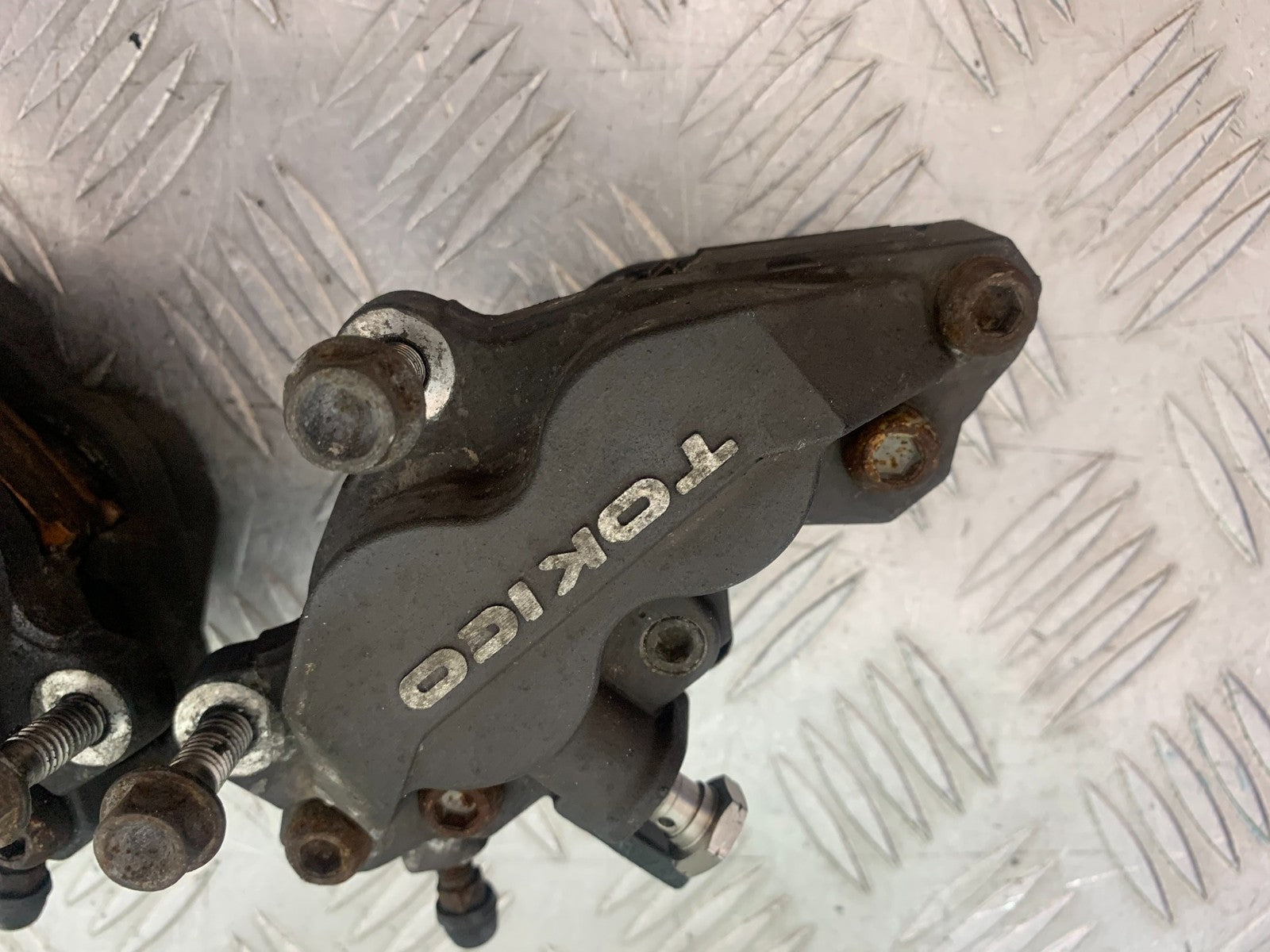 SUZUKI GSXR600 GSXR 600 K1 K2 K3 FRONT BRAKE CALIPERS 1999-03 (CMB1284)
