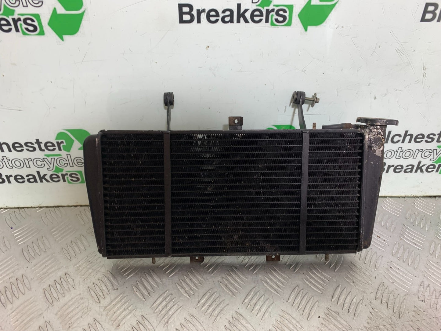 TRIUMPH 955I SPRINT RS RADIATOR  YEAR 1999-03 (CMB1313)