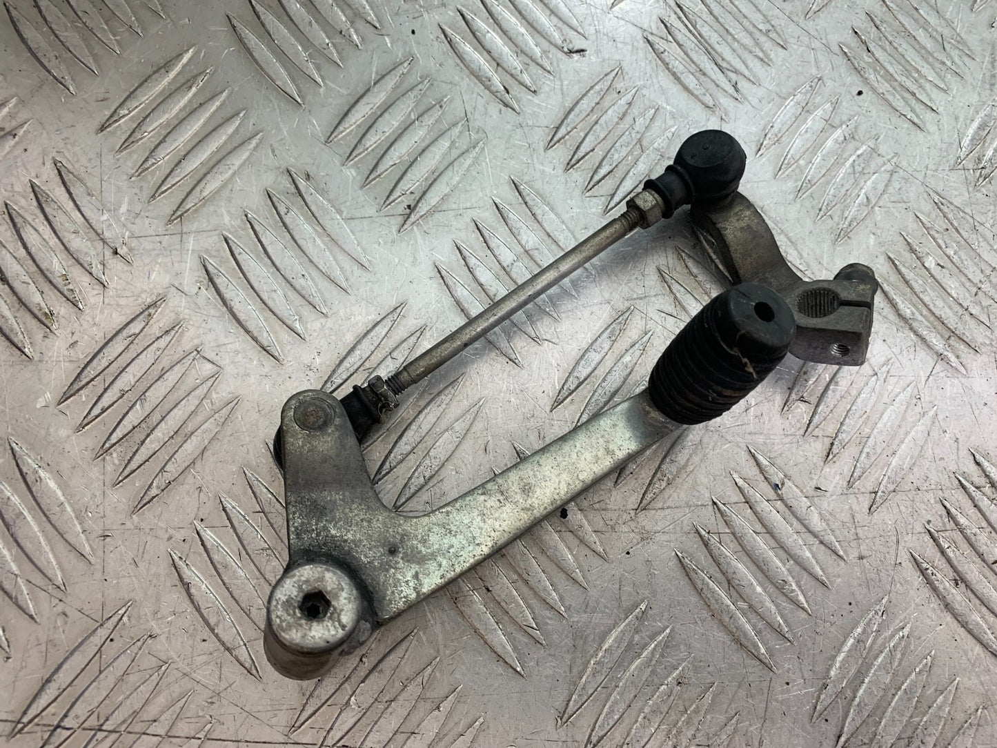 HONDA NT650 V DEAUVILLE GEAR LEVER   YEAR 1998-01(CMB1320)