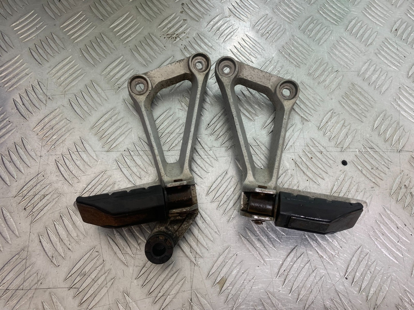 HONDA CB500 F CB500F REAR HANGERS AND PEGS  YEAR 2013-2015  (CMB1235)