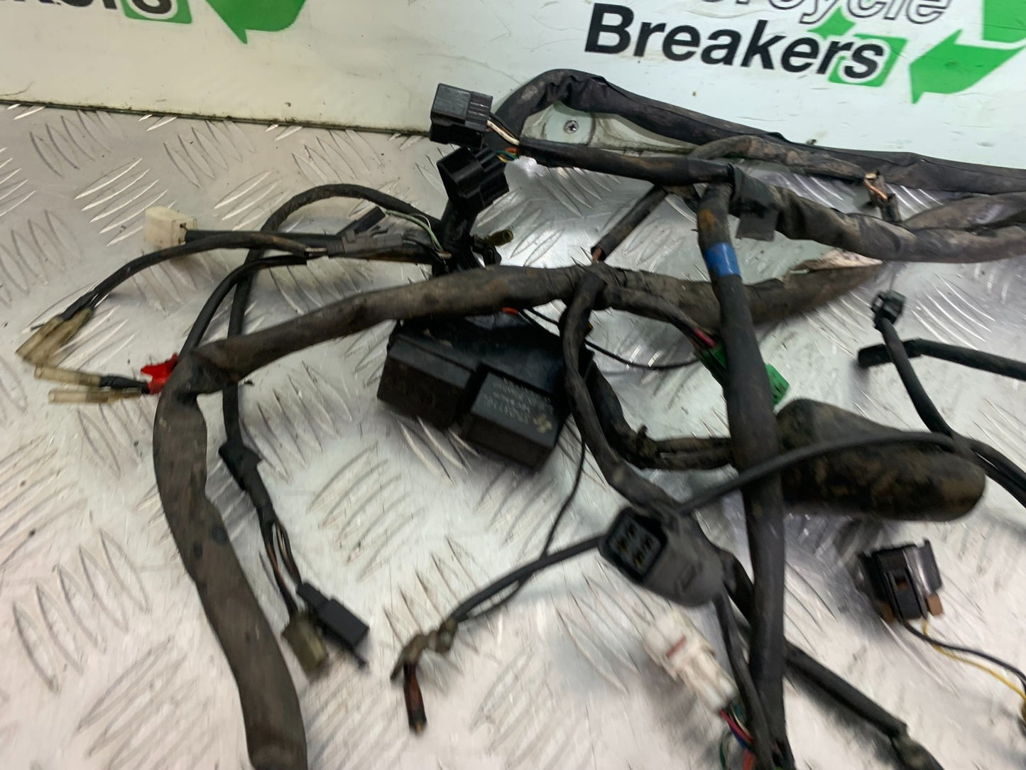 SUZUKI GSF600 GSF 600 BANDIT WIRING LOOM    2000-2004 (CMB1269)