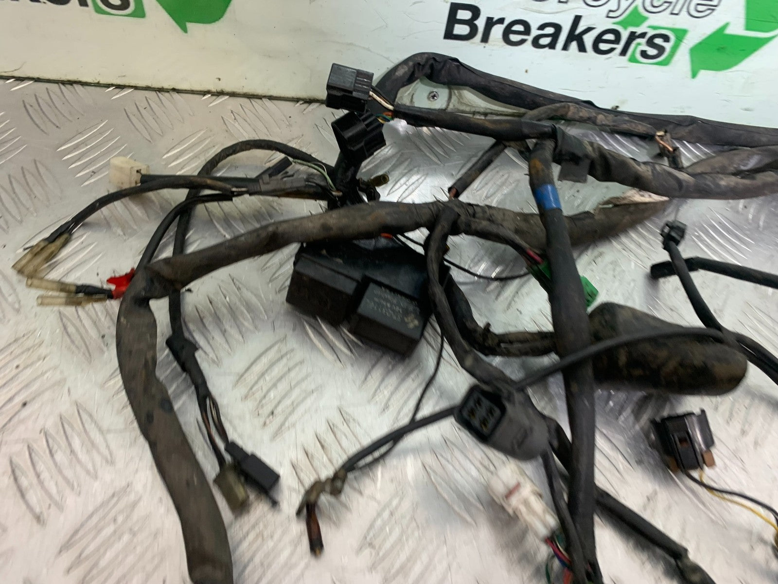 SUZUKI GSF600 GSF 600 BANDIT WIRING LOOM    2000-2004 (CMB1269)