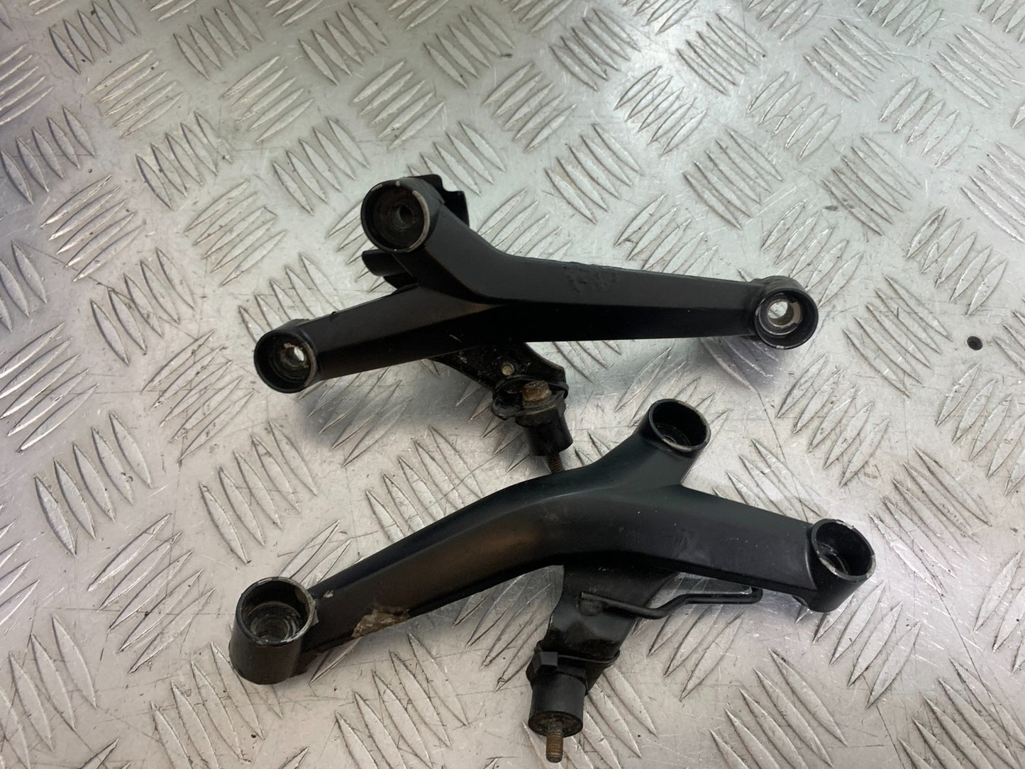KTM DUKE 390 ENGINE BRACKETS  YEAR 2017- 2023 (CMB1314)