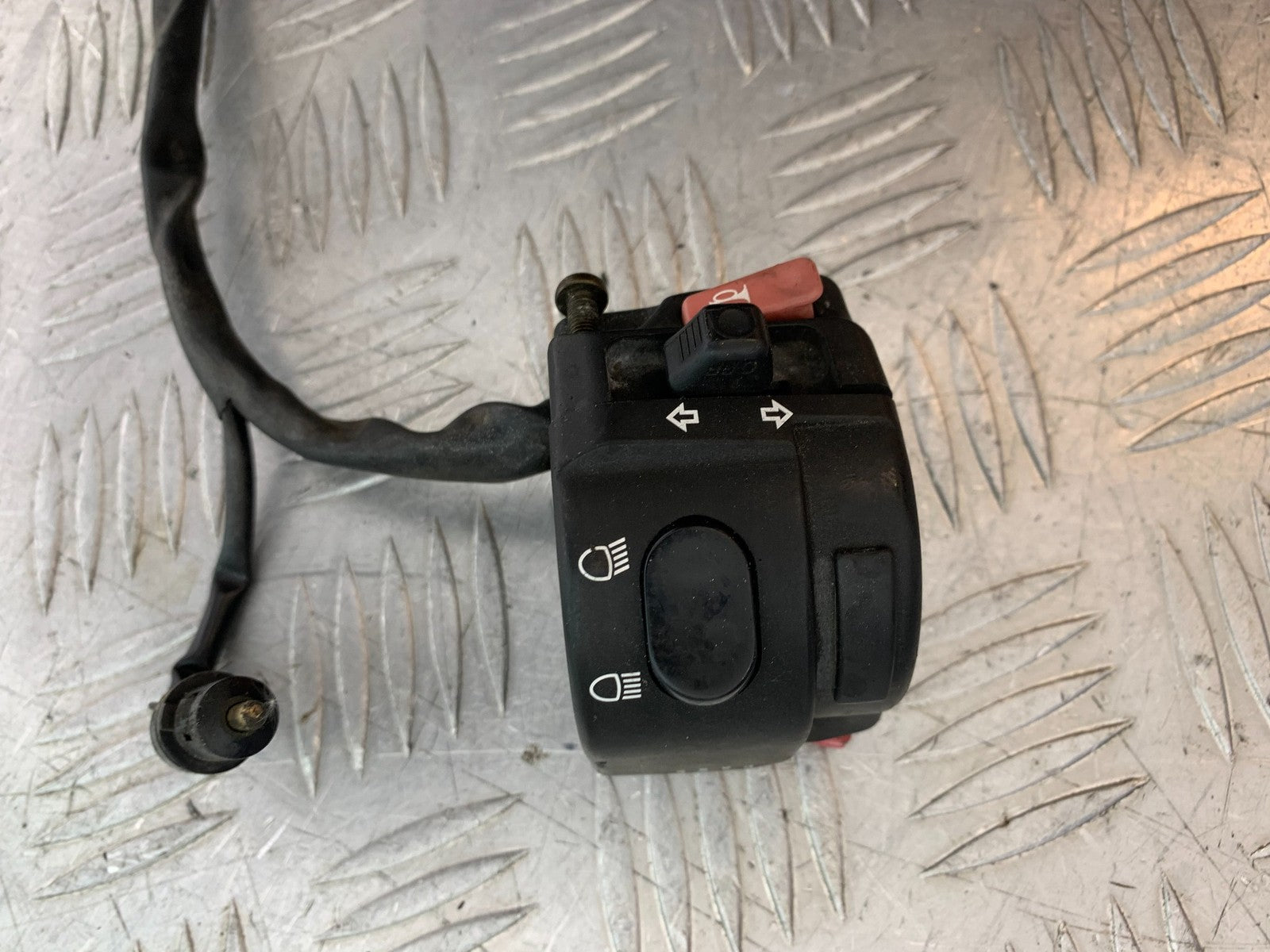 TRIUMPH 955I SPRINT RS LEFT SWITCH GEAR   YEAR 1999-03 (CMB1313)