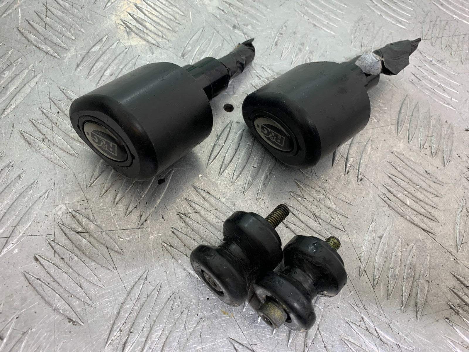 HONDA CBR1000 RR R&G CRASH PROTECTORS  YEAR  2008-2011  (CMB1330)