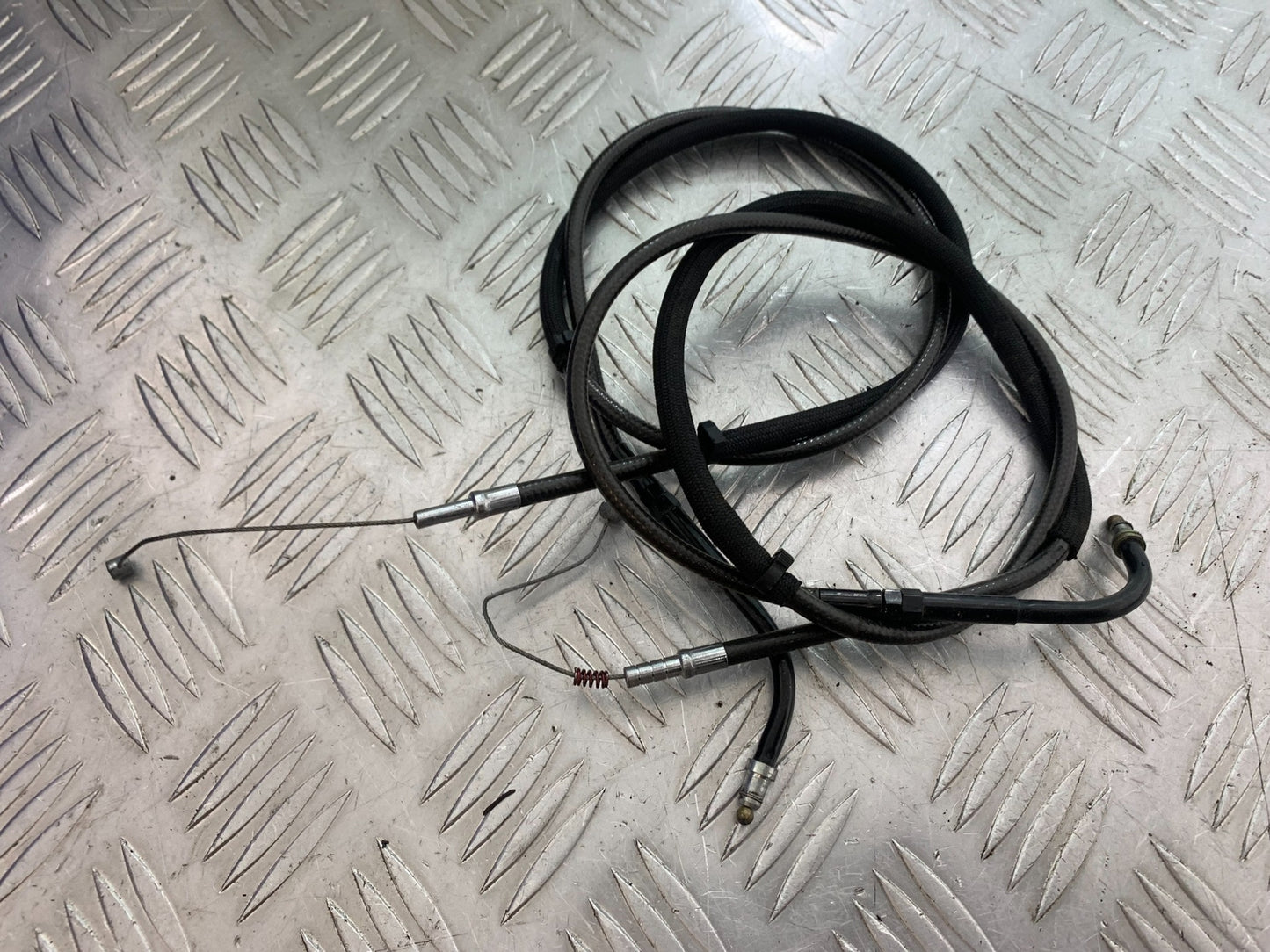 HARLEY DAVIDSON FXS BLACKLINE 1585 THROTTLE CABLES YEAR 2012 (CMB1147)