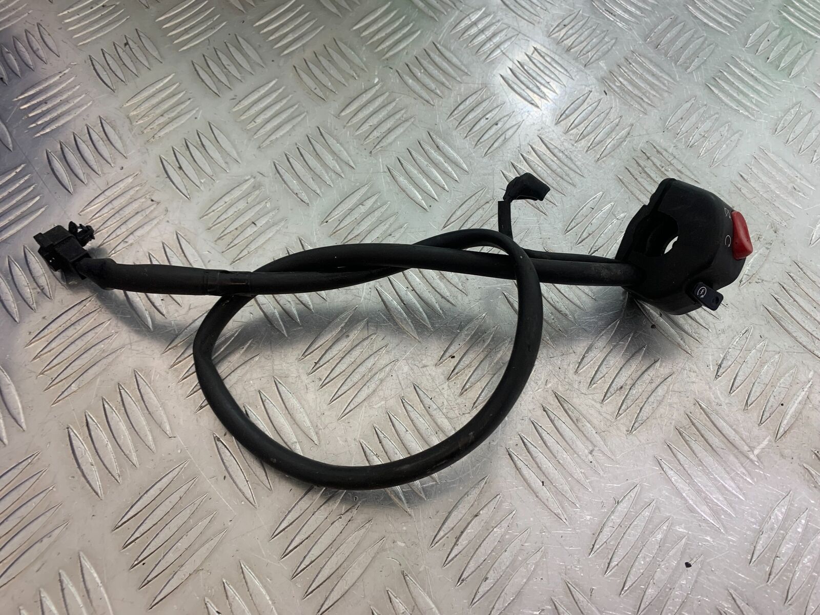 TRIUMPH TIGER 800 RIGHT SWITCH GEAR   YEAR 2011-2014 (CMB1113)