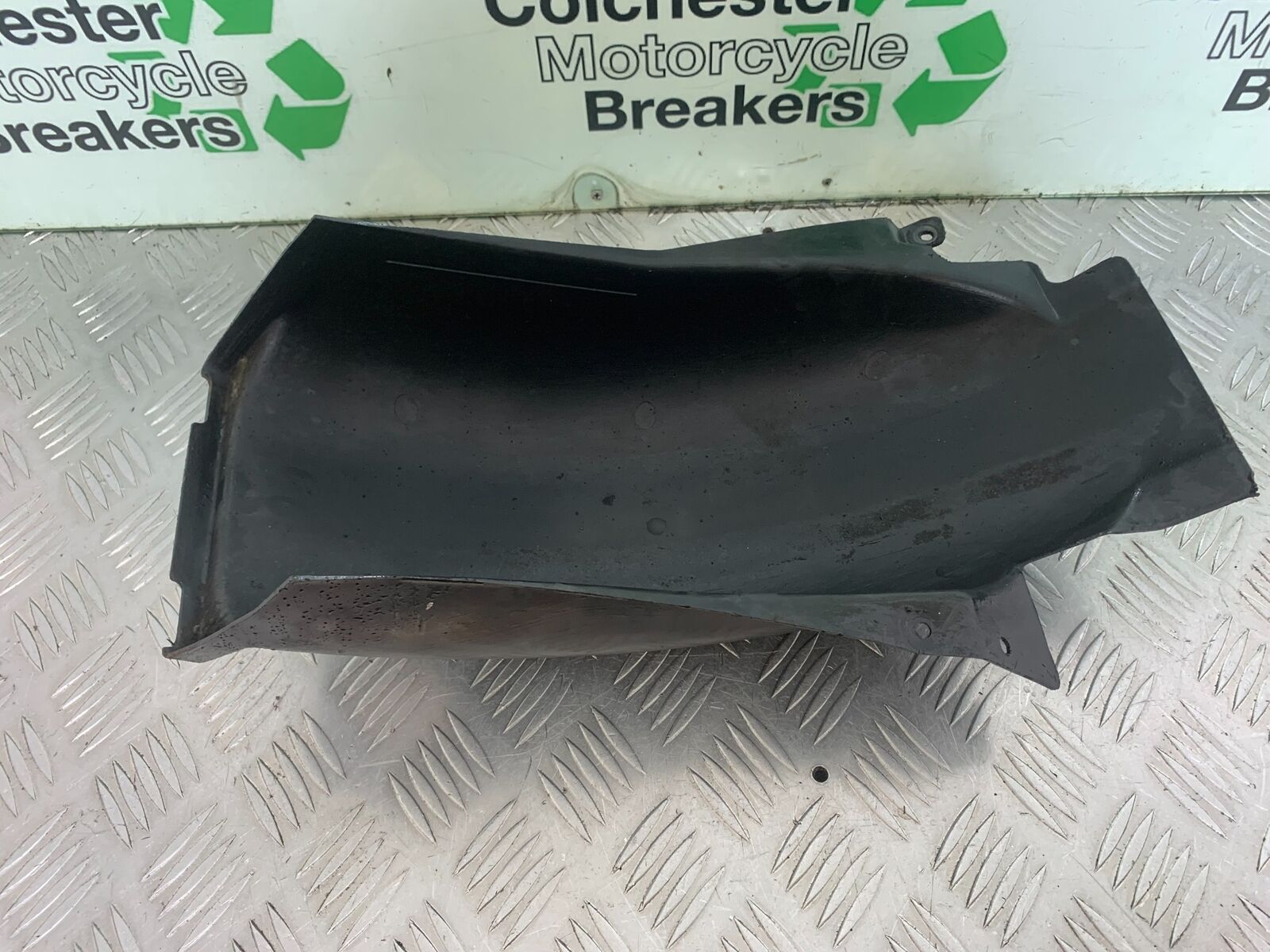 YAMAHA FJ1100 FJ 1100 INNER MUDGUARD  YEAR 1984-1985 (CMB1101)