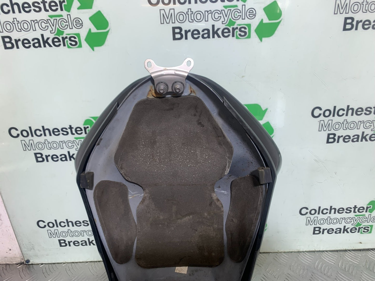 TRIUMPH 675 STREET TRIPLE PETROL TANK   2013-2016 (CMB1186)
