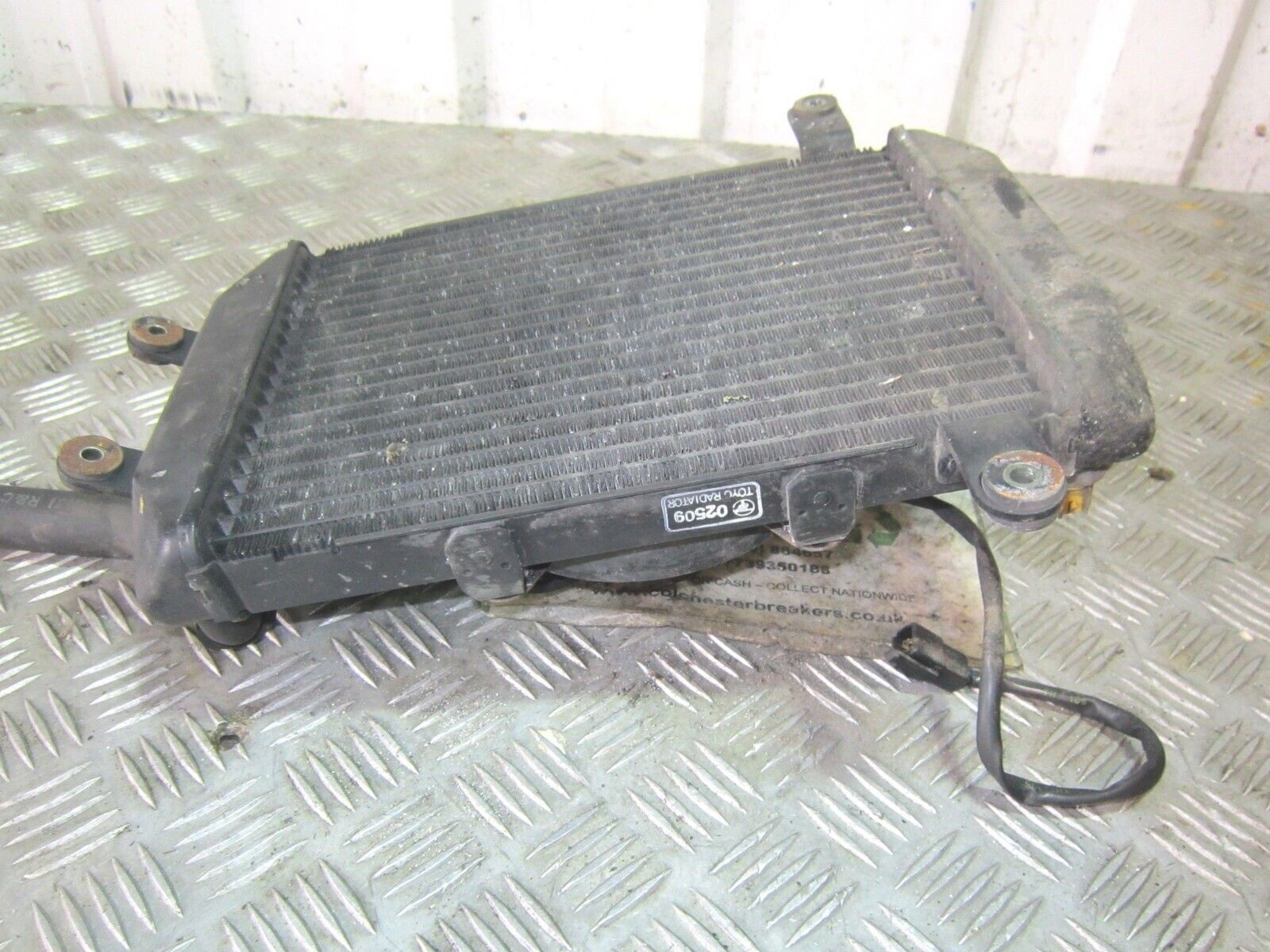 SUZUKI AN400 AN 400 BURGMAN RADIATOR  YEAR 2002 (CARBED MODEL)