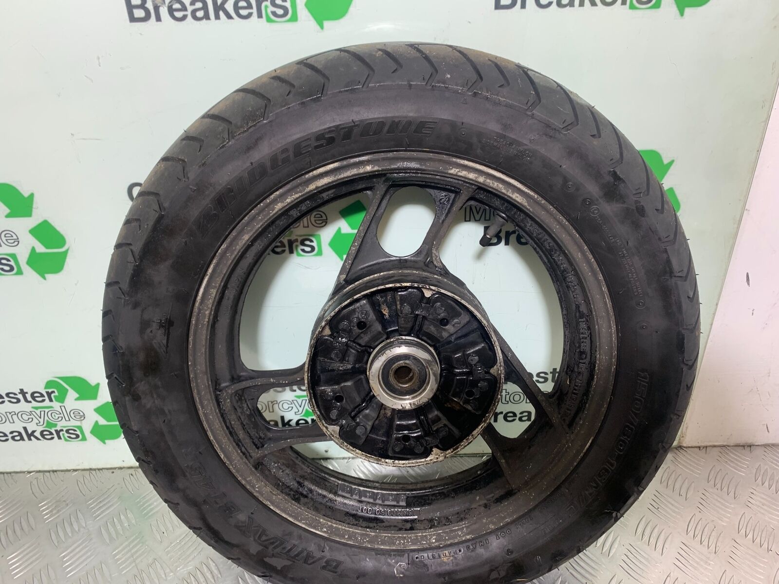 YAMAHA FJ1100 FJ 1100 REAR WHEEL  YEAR 1984-1985 (CMB1101)