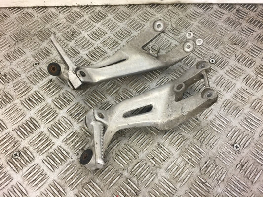 HONDA CBR1100 CBR 1100 BLACKBIRD REAR HANGERS   YEAR 1998 (CARBED) STOCK 442