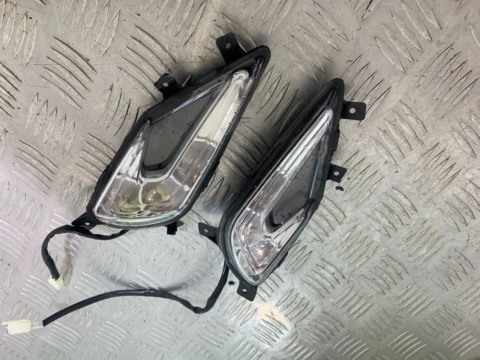 BENELLI TORNADO TNT 125 REAR INDICATORS   YEAR 2024 (CMB1090)