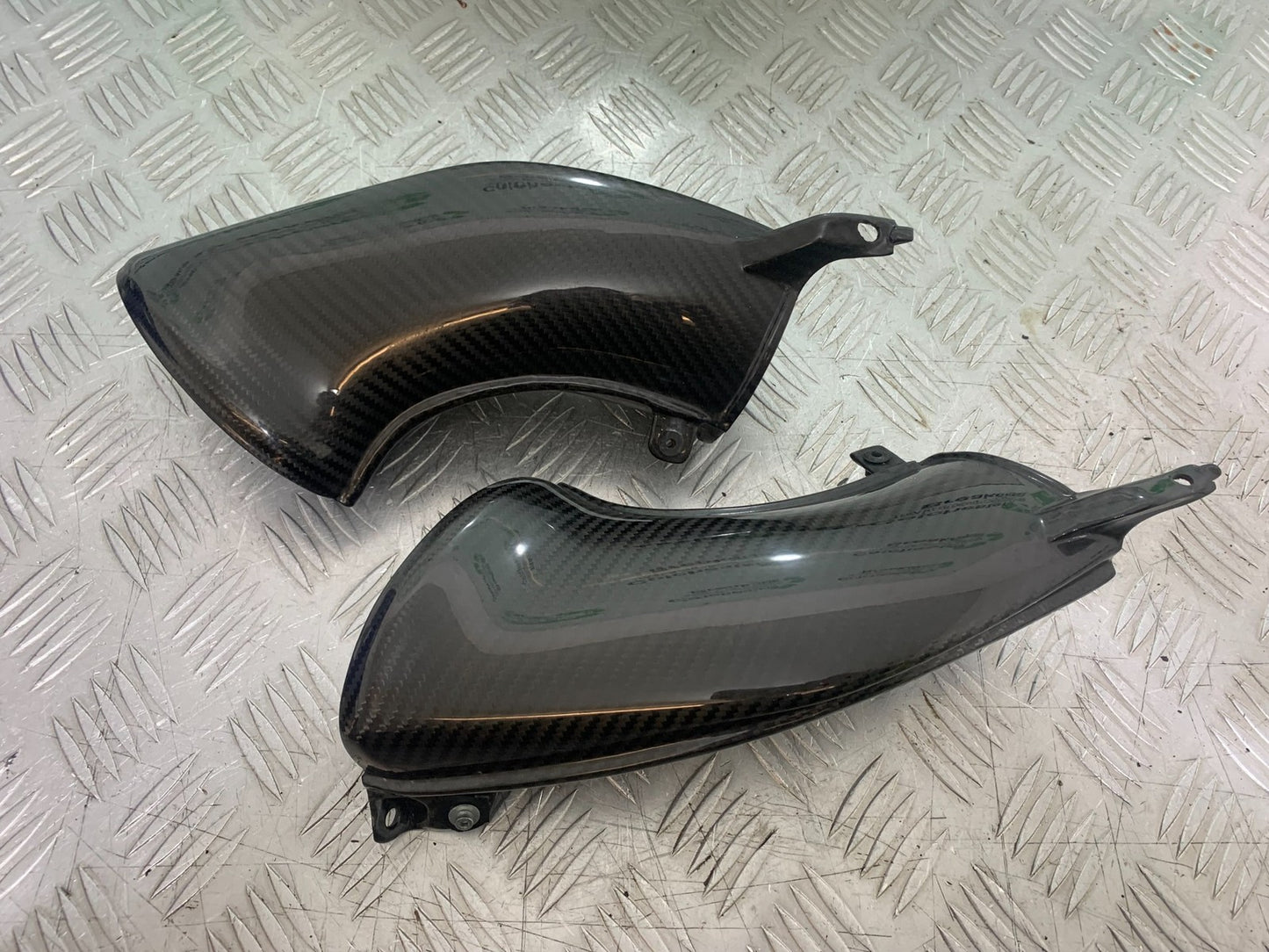 YAMAHA YZF R1 4C8 CARBON AIR TUBES  YEAR 2007-2008 (CMB1237)