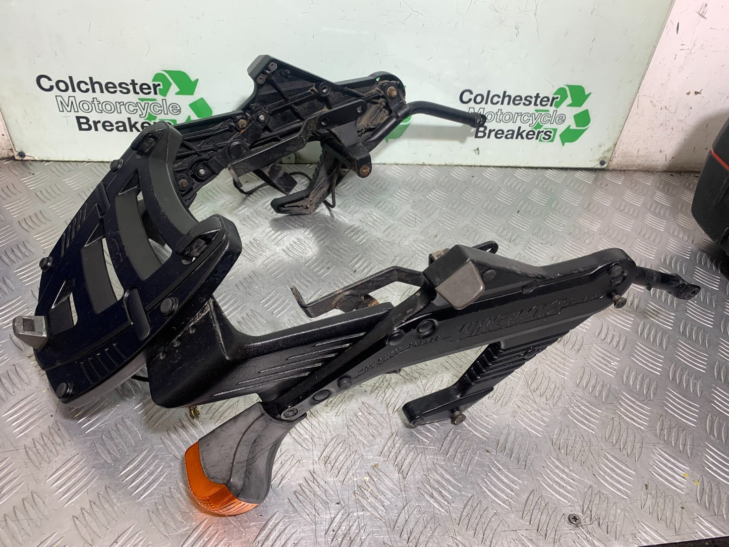 YAMAHA XJ900 DIVERSION MONOKEY RACK & GIVI TOP BOX   YEAR 1994-2002(CMB1292)