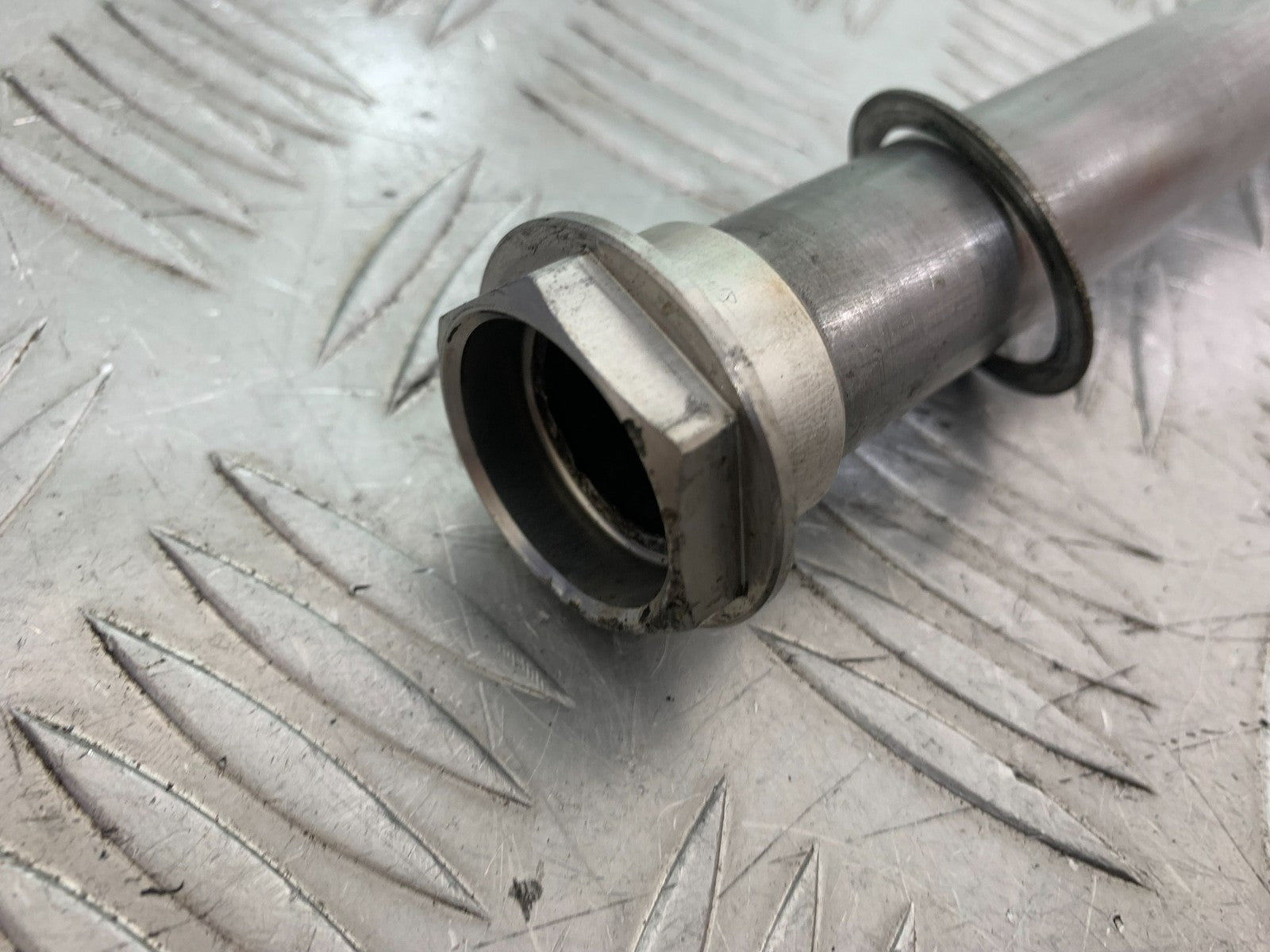 DUCATI 1299 PANIGALE FRONT WHEEL SPINDLE  YEAR 2016 (CMB 1187)