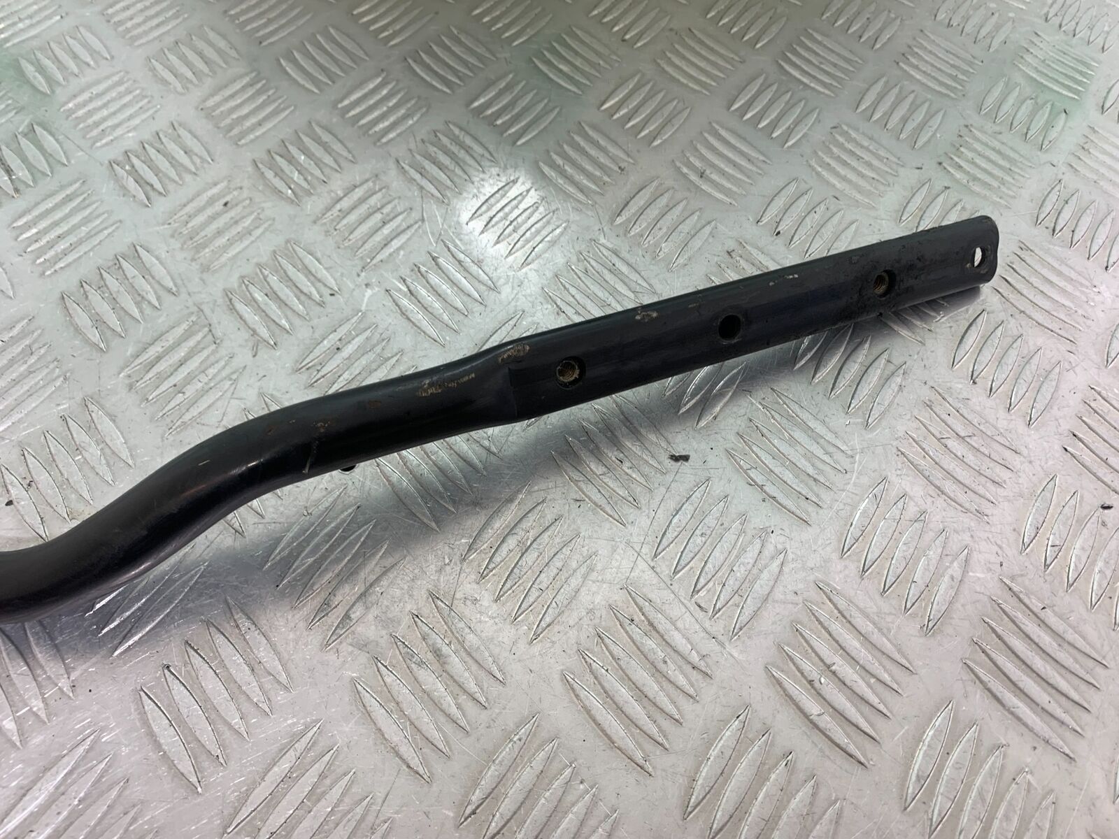 HARLEY DAVIDSON XL883 N IROD SILENCER BRACKET  YEAR 2020  (CMB1116)