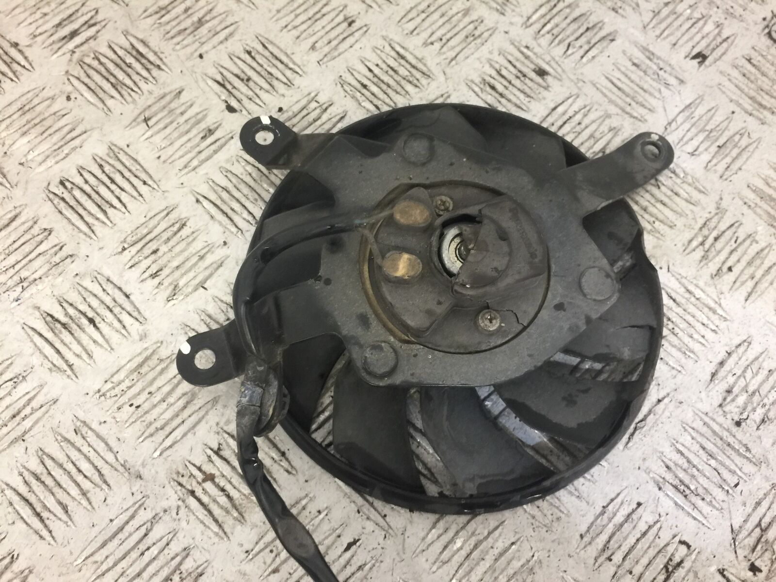 HONDA CB650 F CB 650 FA-H RADIATOR FAN  YEAR 2017-2019 (STOCK 710)