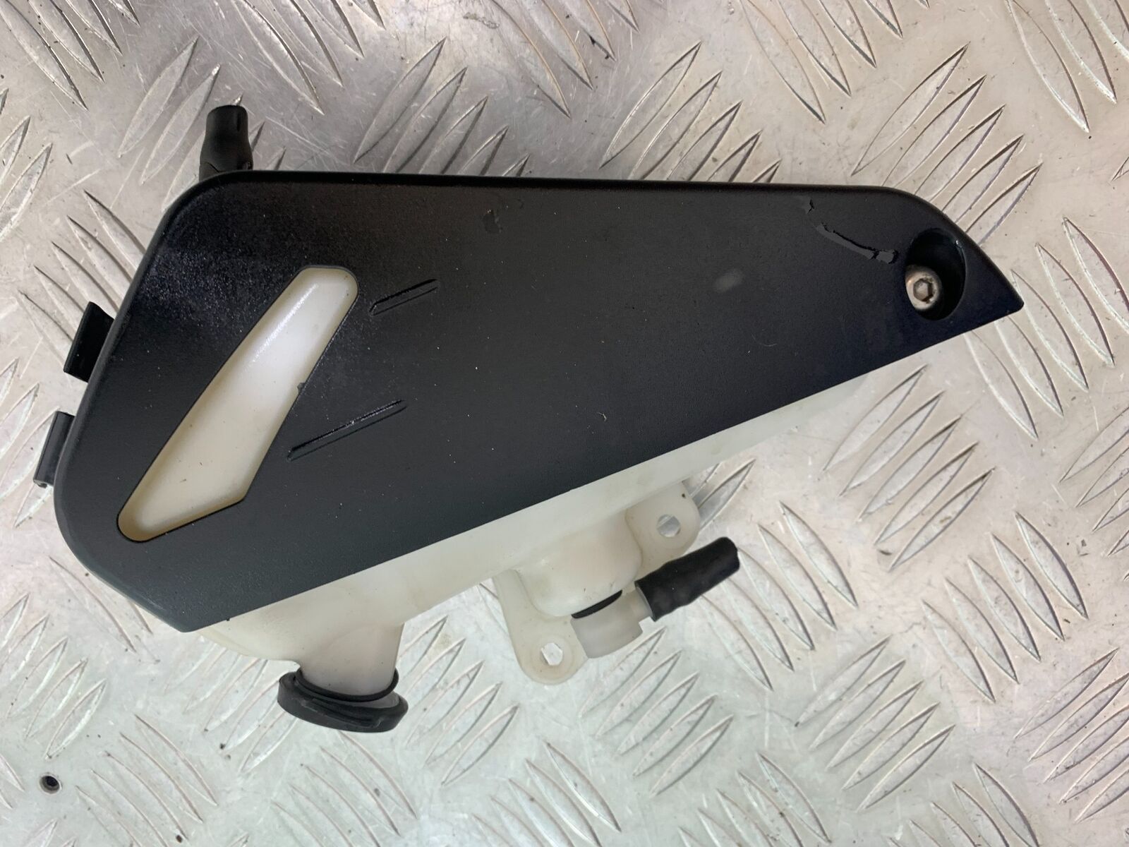 TRIUMPH TIGER 800 XC COOLANT BOTTLE YEAR 2011-2014 (CMB1022)
