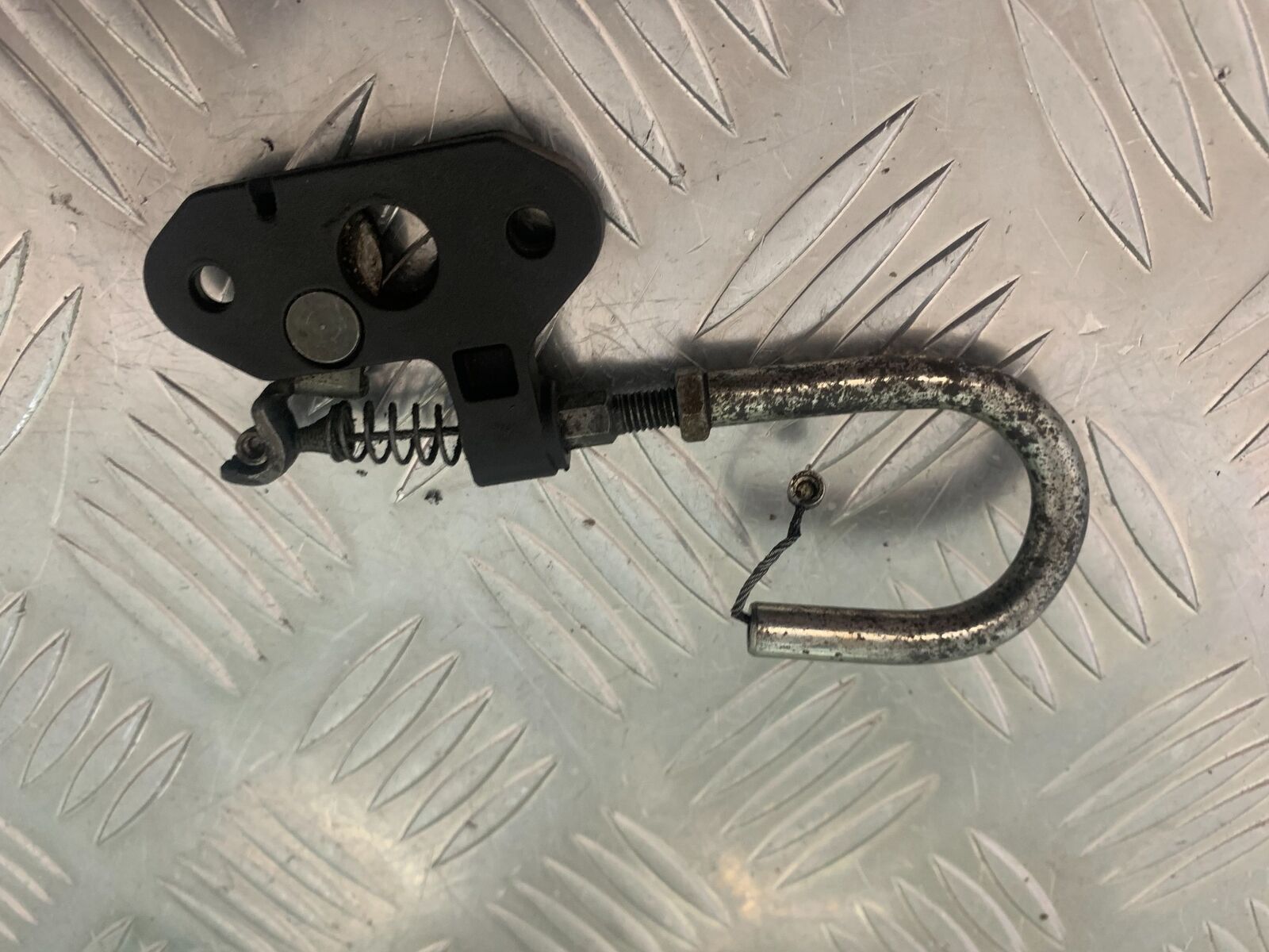 DUCATI 600ss 600 ss SEAT CATCH YEAR 1991-98 (STOCK 987)