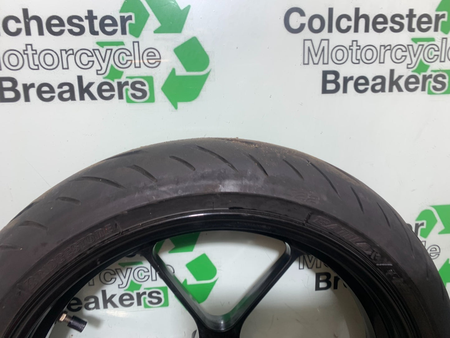 APRILIA TUONO 1000 V4R FRONT WHEEL   YEAR 2011-13  (CMB1331)