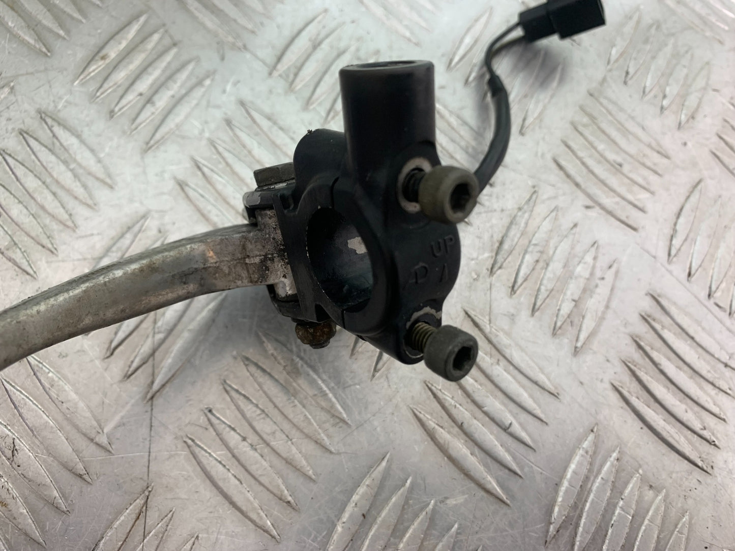 TRIUMPH T509 SPEED TRIPLE CLUTCH LEVER AND BRACKET YEAR 1997-1998 (CMB1144)