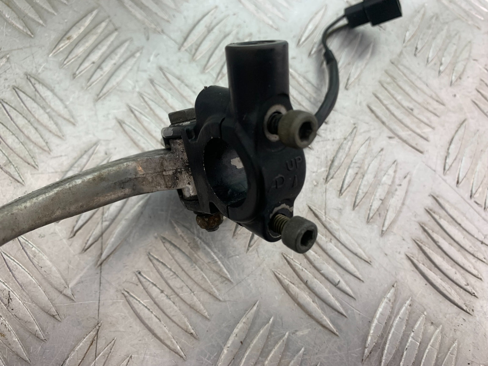 TRIUMPH T509 SPEED TRIPLE CLUTCH LEVER AND BRACKET YEAR 1997-1998 (CMB1144)