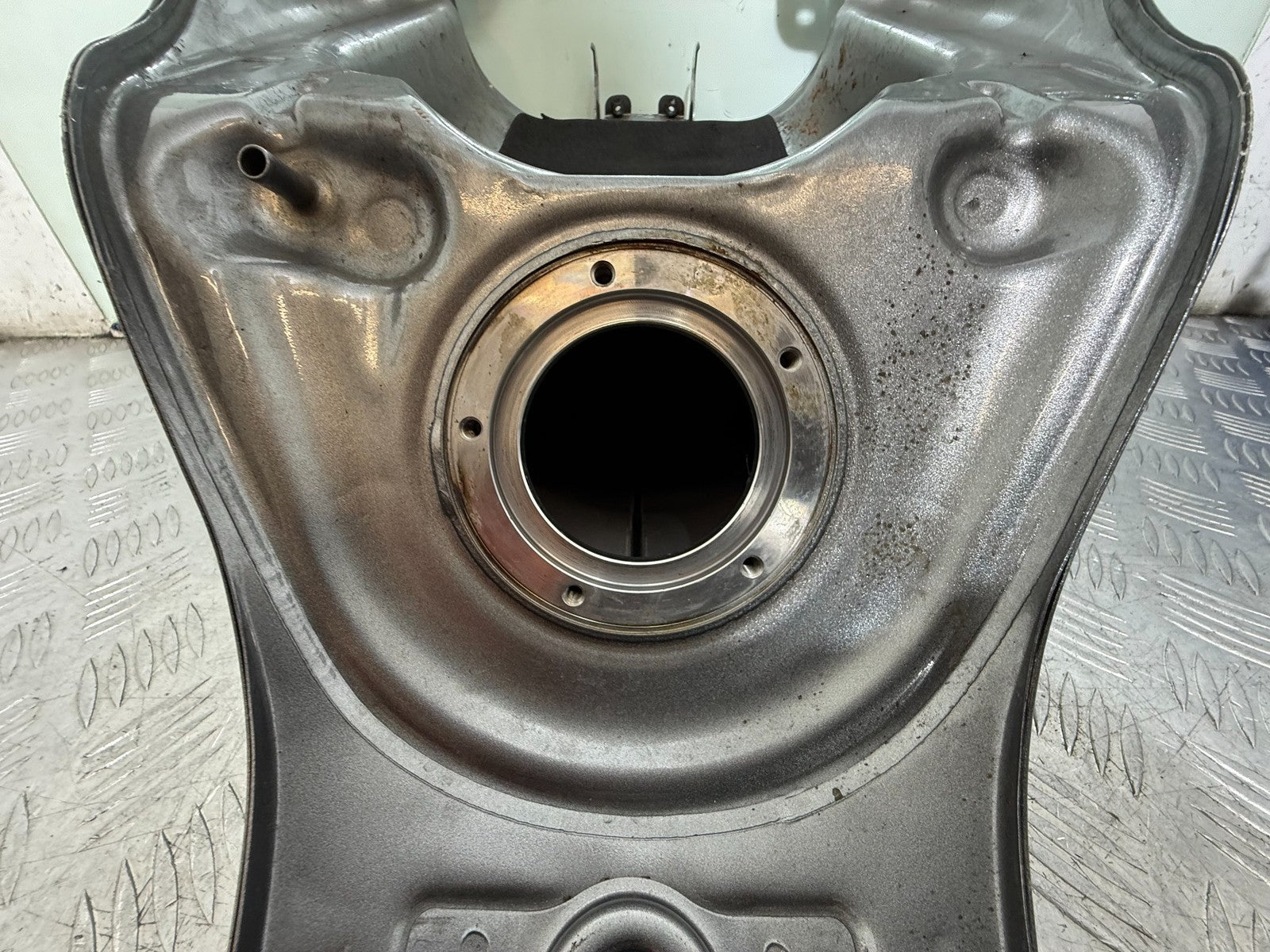 SUZUKI DL1000 DL 1000 V STORM FUEL PETROL TANK YEAR 2002 - 2008