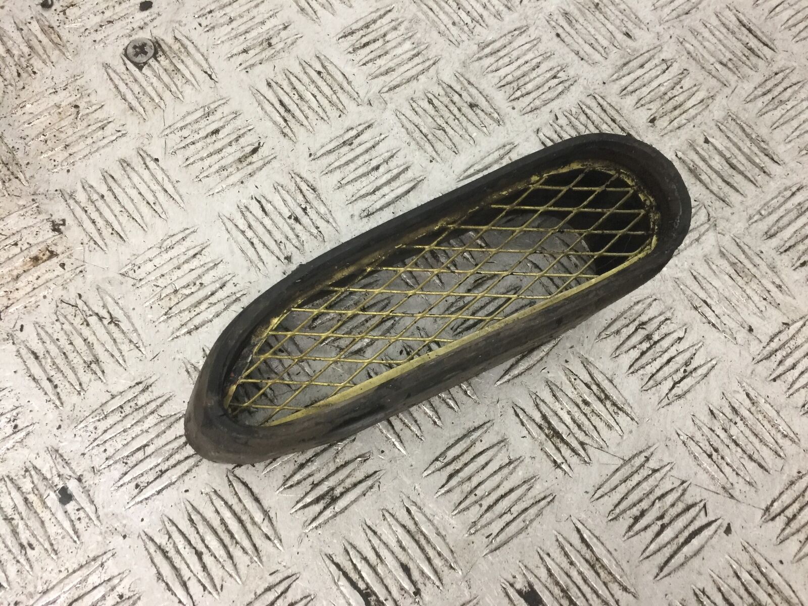 KAWASAKI ZX9R ZX9 E1 GRILL  YEAR 2000 (STOCK 795)