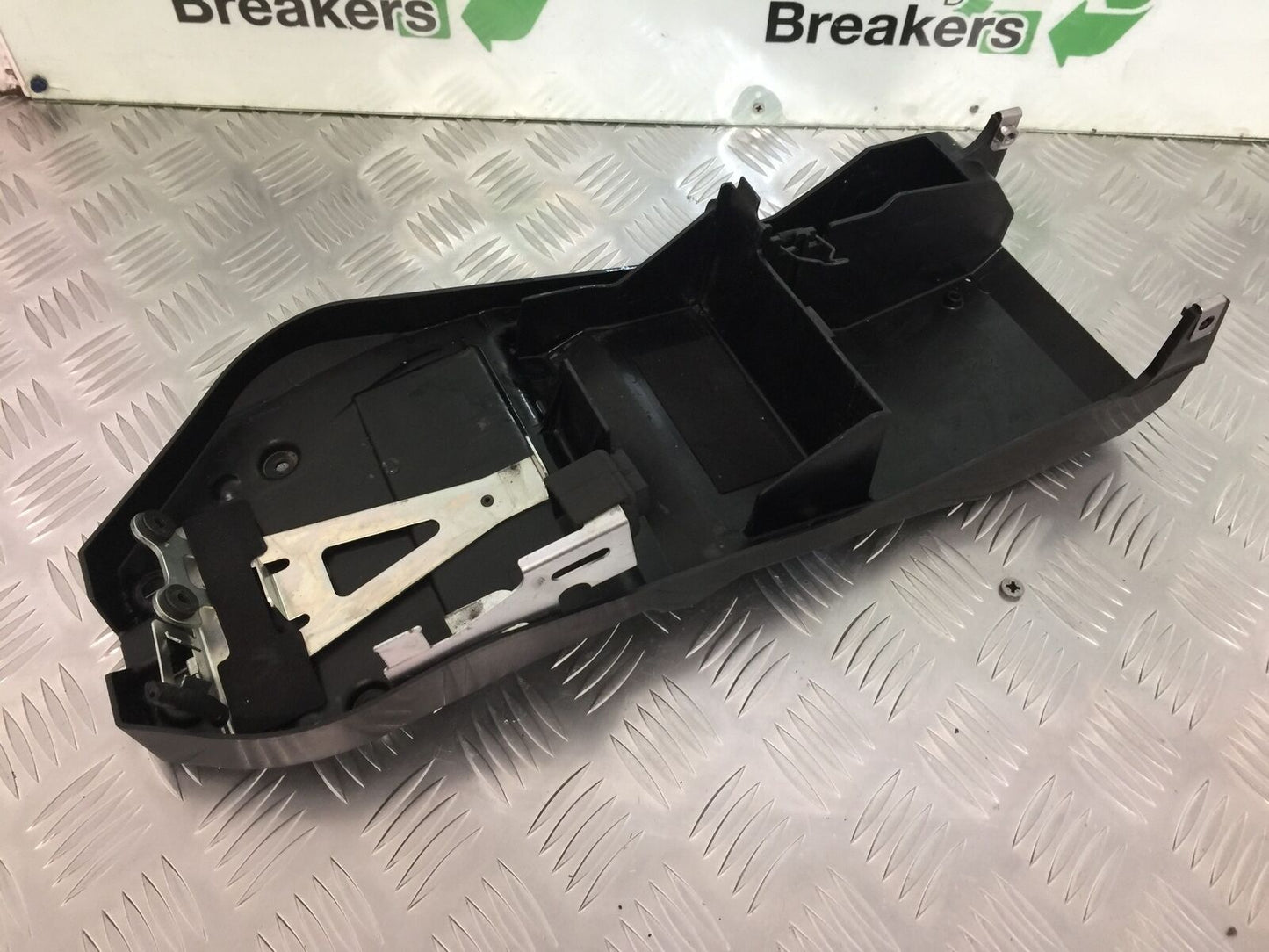 KAWASAKI Z1000 Z 1000 UNDERTRAY   YEAR 2007-2009  (STOCK 927)