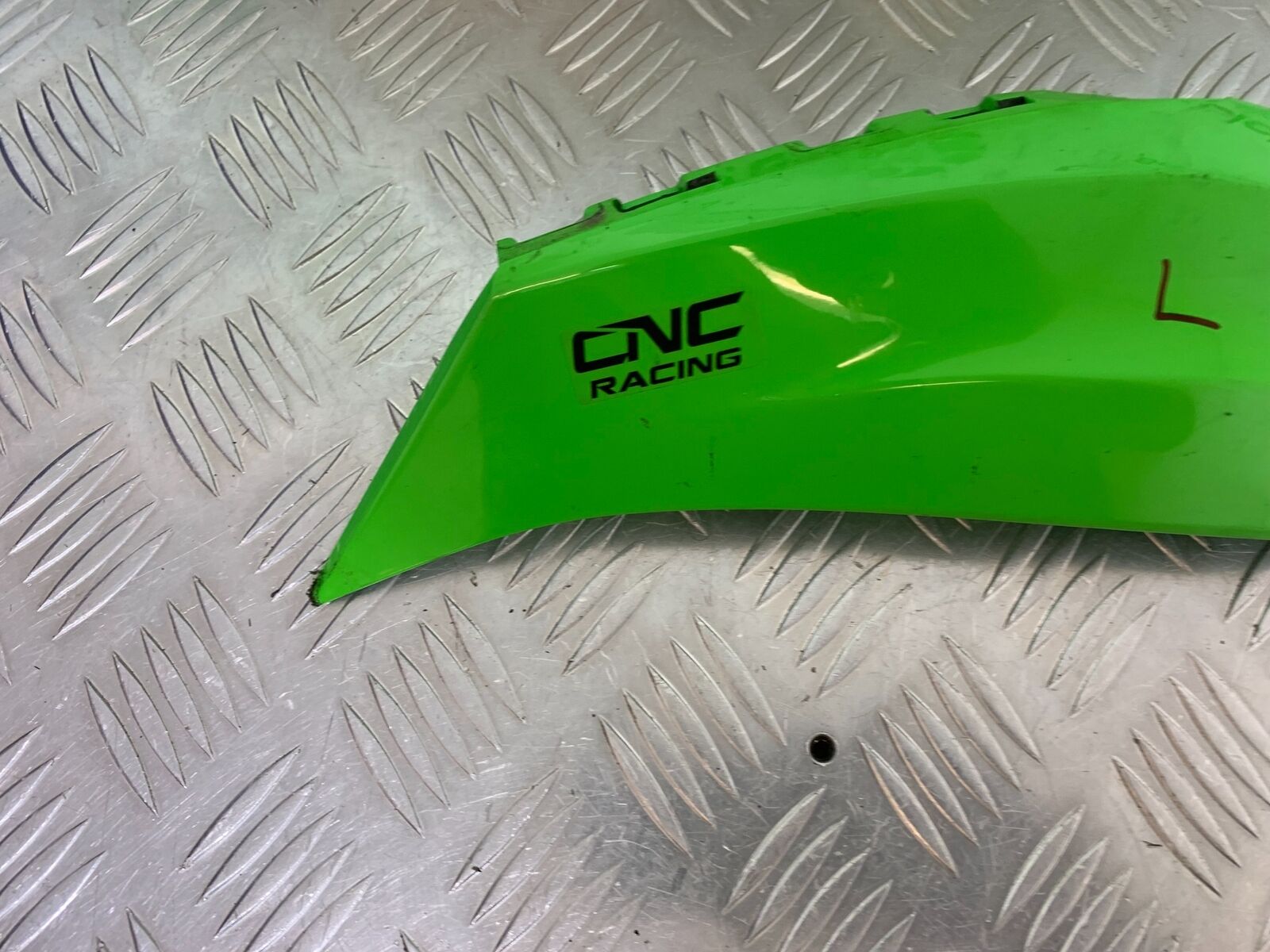 KAWASAKI ZX10R ZX 10R LEFT SEAT PANEL  YEAR 2016-2020 (CMB1015)
