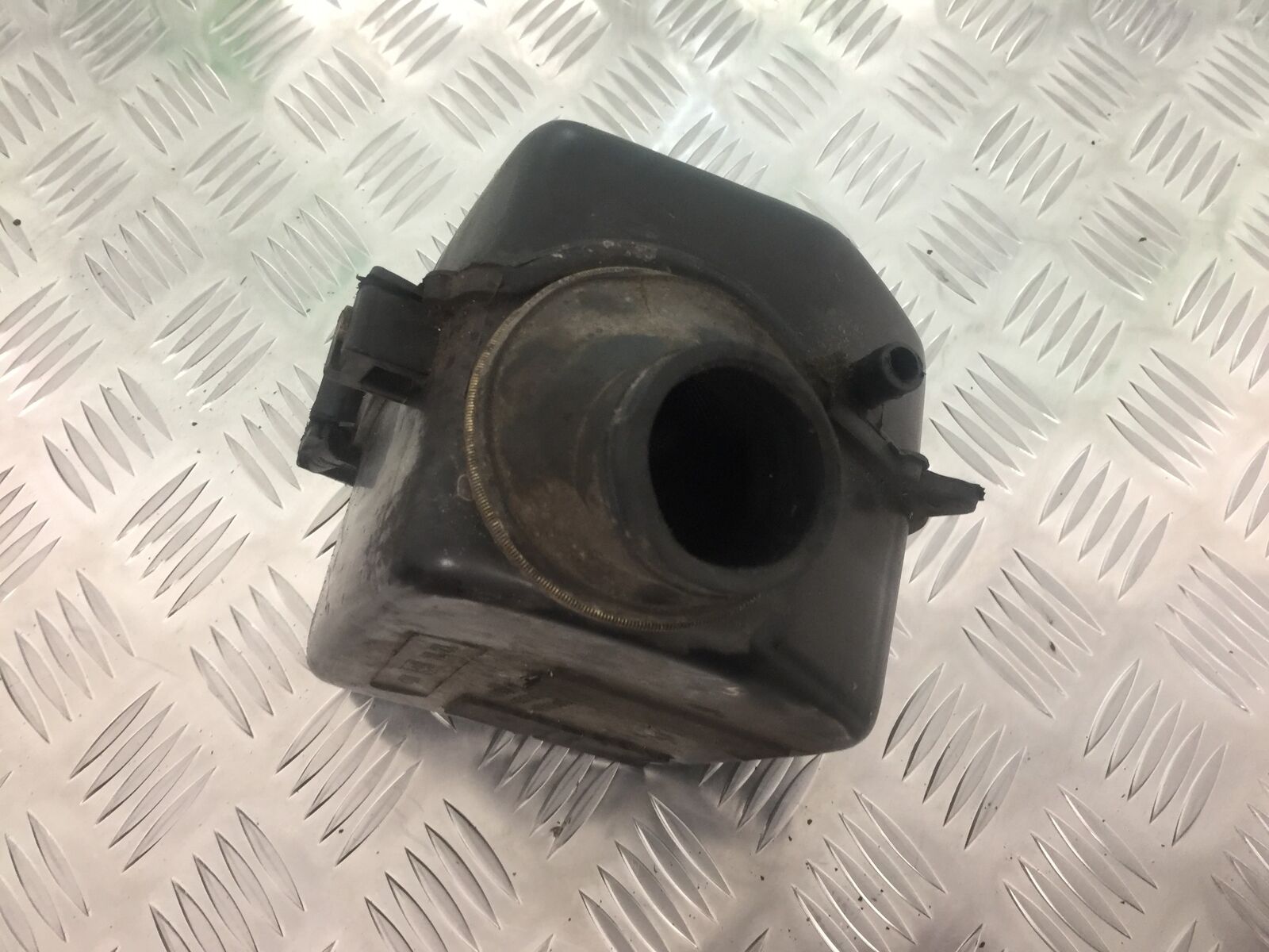 MUTT MONGREL 125 AIRBOX  YEAR 2016-2020 (STOCK 910)