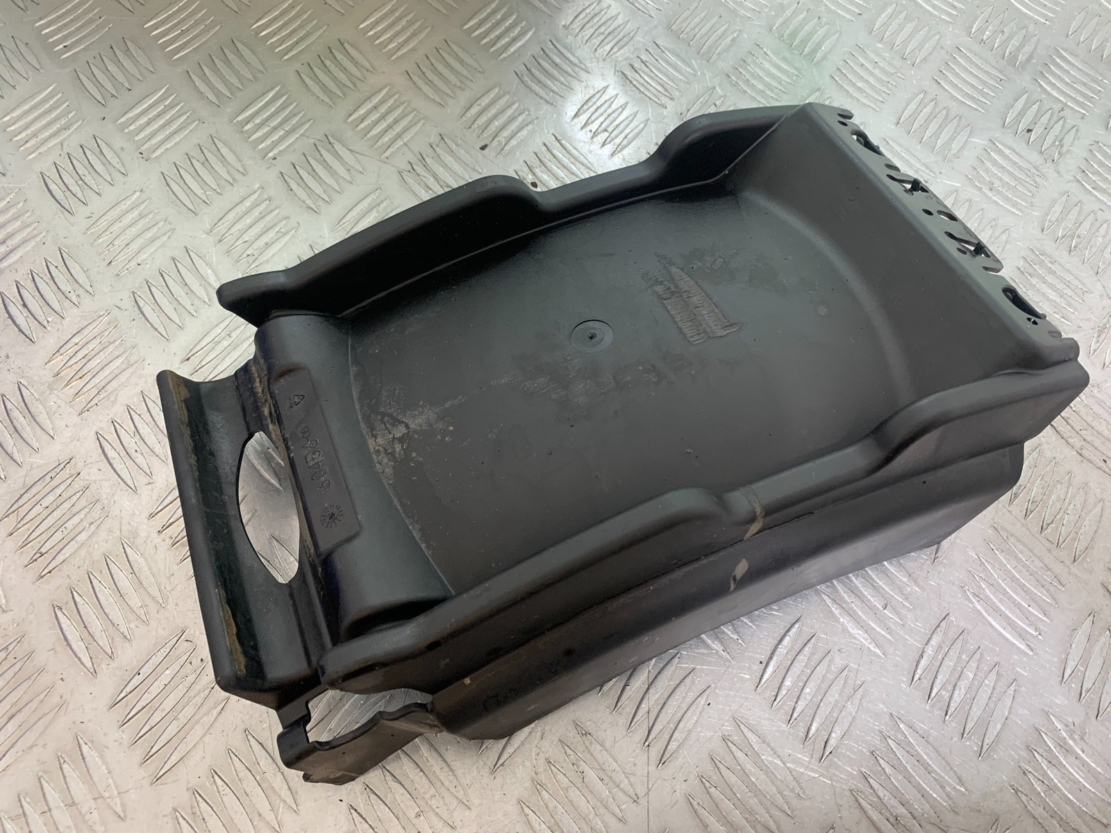 HARLEY DAVIDSON FXS BLACKLINE 1585 INNER MUDGUARD  YEAR 2012 (CMB1147)