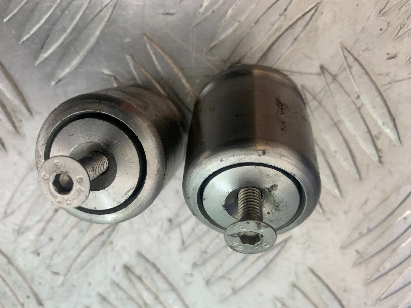 TRIUMPH 955i SPRINT ST BAR END WEIGHTS  1999-2004 (CMB1176)