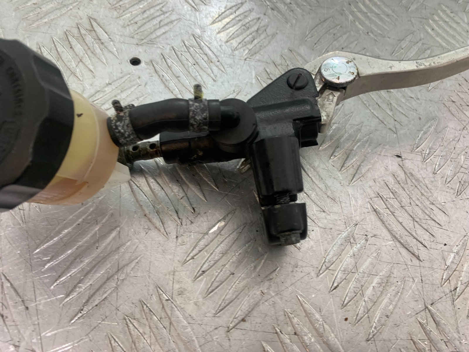 YAMAHA YZF R1 4XV FRONT MASTER CYLINDER   YEAR 1998-99 (CMB1291)