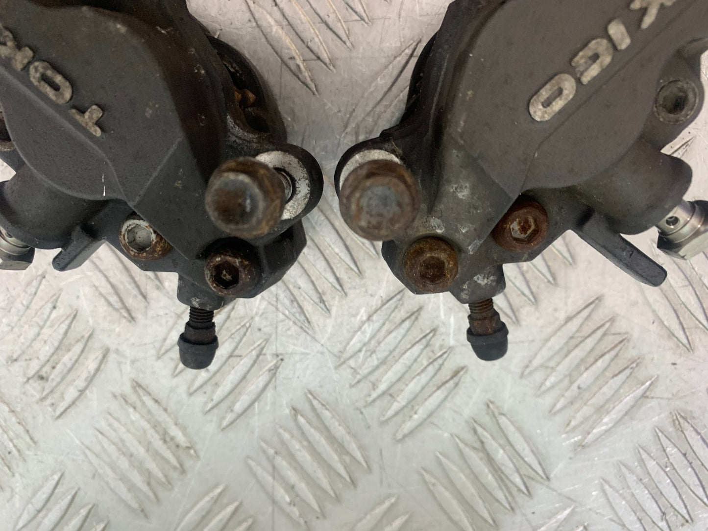 SUZUKI GSXR600 GSXR 600 K1 K2 K3 FRONT BRAKE CALIPERS 1999-03 (CMB1284)