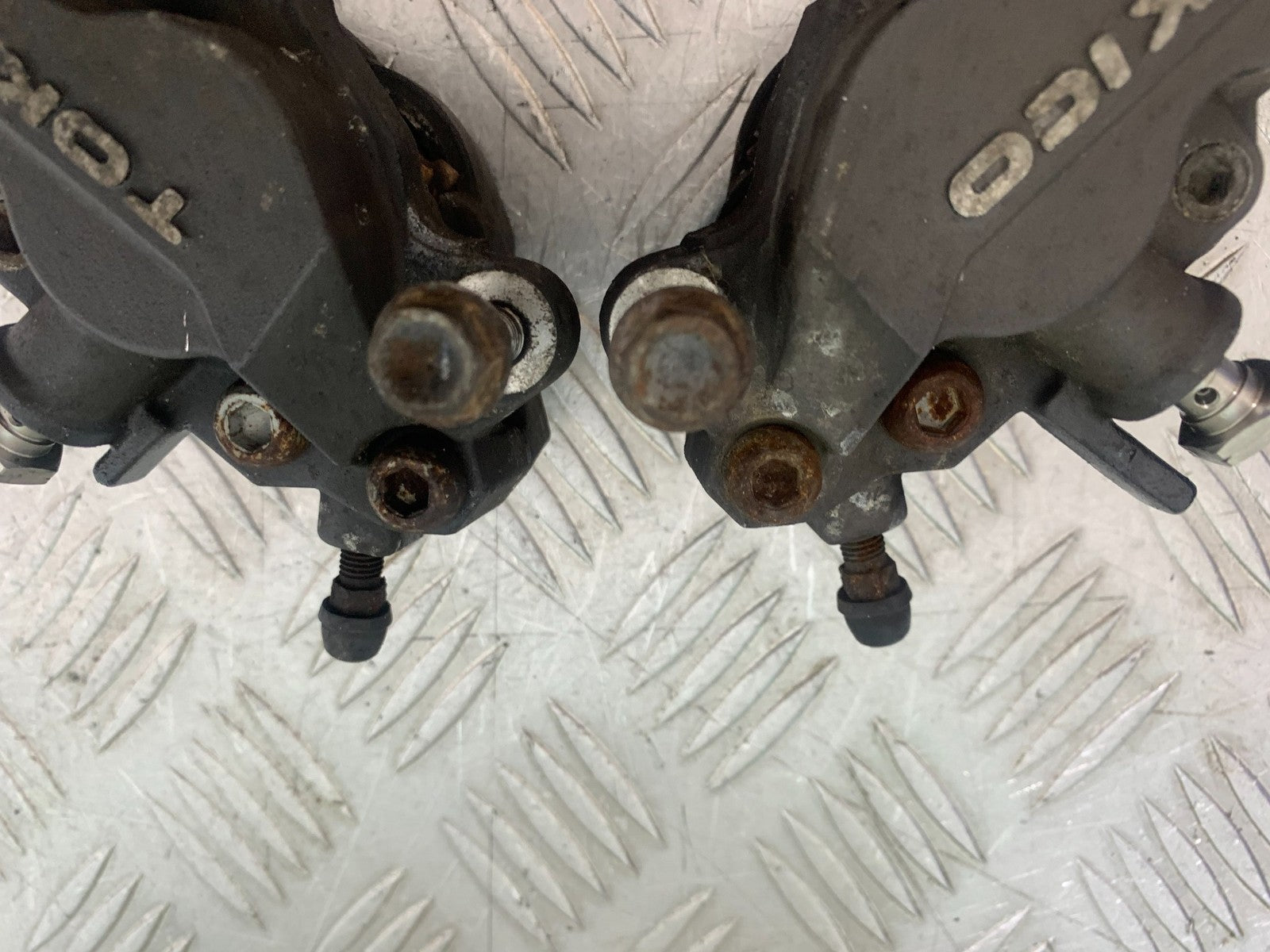 SUZUKI GSXR600 GSXR 600 K1 K2 K3 FRONT BRAKE CALIPERS 1999-03 (CMB1284)
