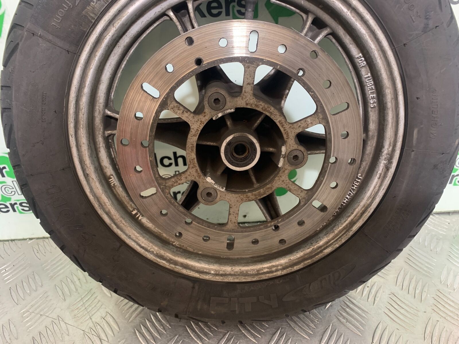 SUZUKI AN 200 UN 200 BURGMAN FRONT WHEEL   YEAR 2007-09 (CMB1128)