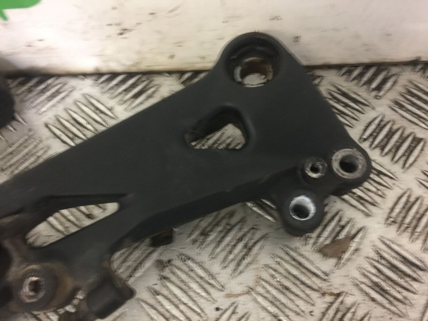 KTM RC125 RC 125 RIGHT HANGER 2017 (STOCK 560)