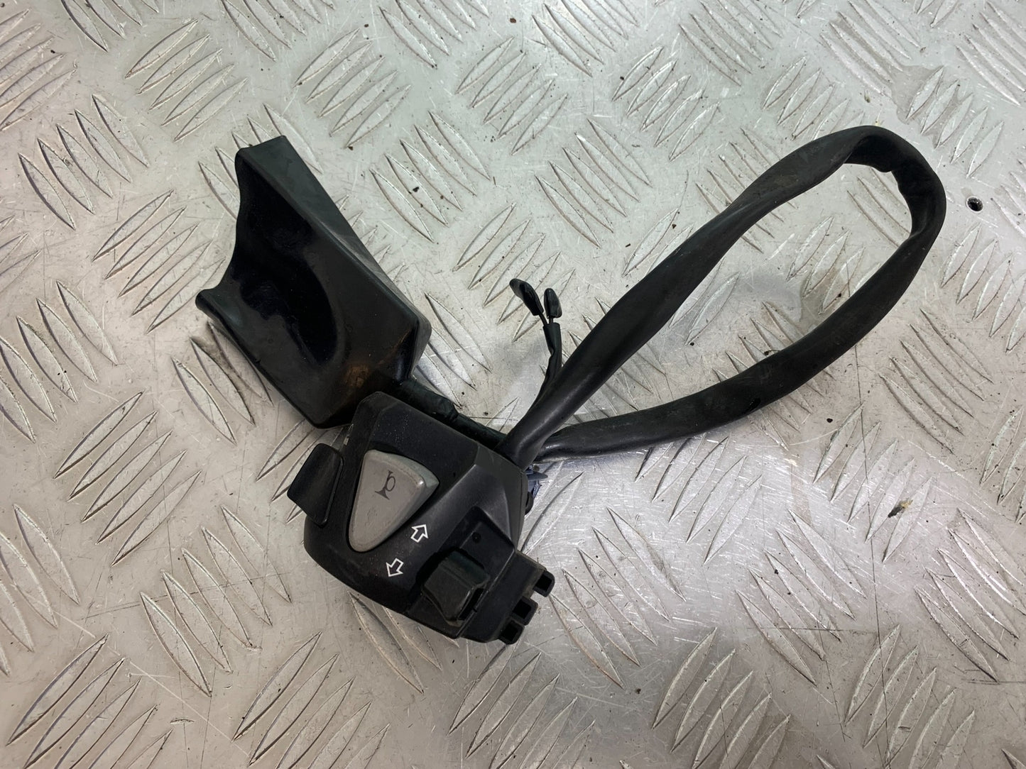 HONDA CBR500R CBR 500 R LEFT SWITCH GEAR   YEAR 2012-16 (CMB1151)